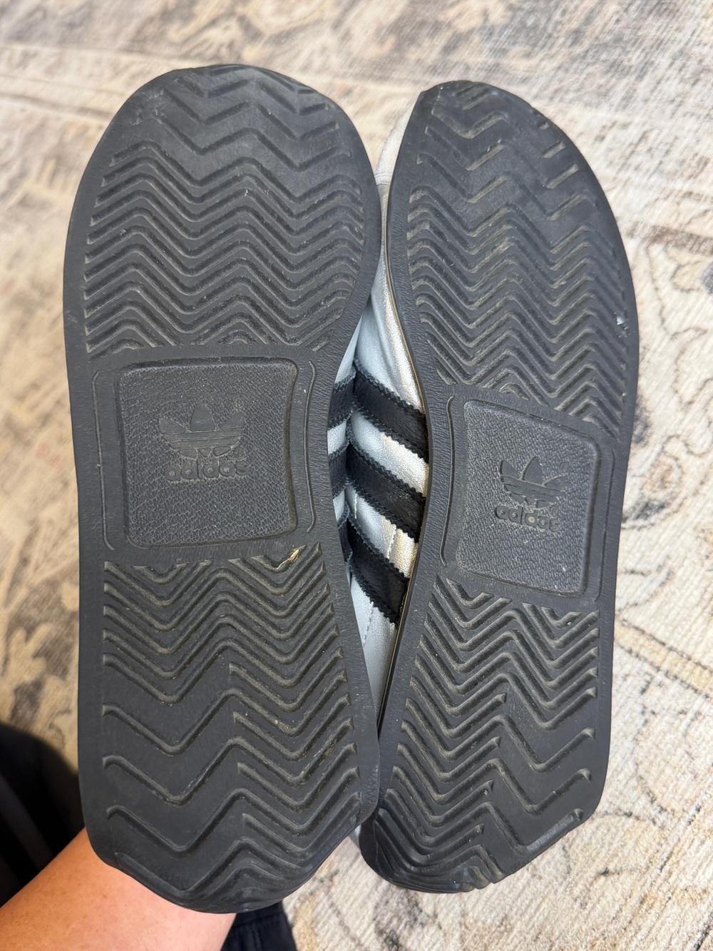 Adidas Country OG in silver and black - Picture 6 of 15